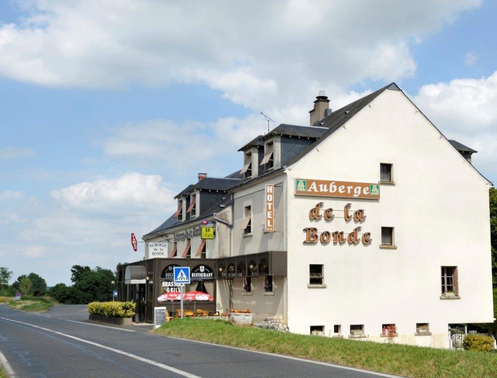 Hotel Auberge De La Bonde Logis Ланже Экстерьер фото