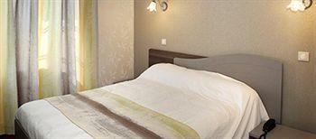 Hotel Auberge De La Bonde Logis Ланже Экстерьер фото