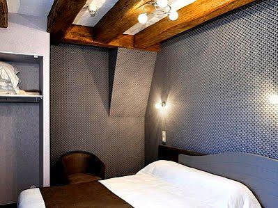 Hotel Auberge De La Bonde Logis Ланже Экстерьер фото
