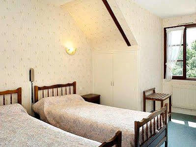 Hotel Auberge De La Bonde Logis Ланже Экстерьер фото